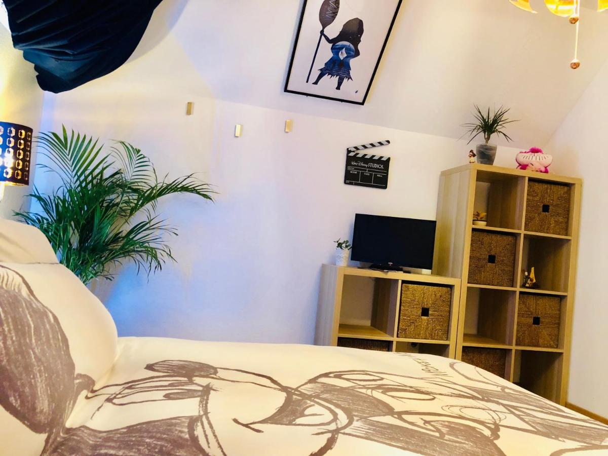 Chambres D'Hotes A Themes A 2,4Km Du Parc 马尼库尔勒翁格尔 外观 照片