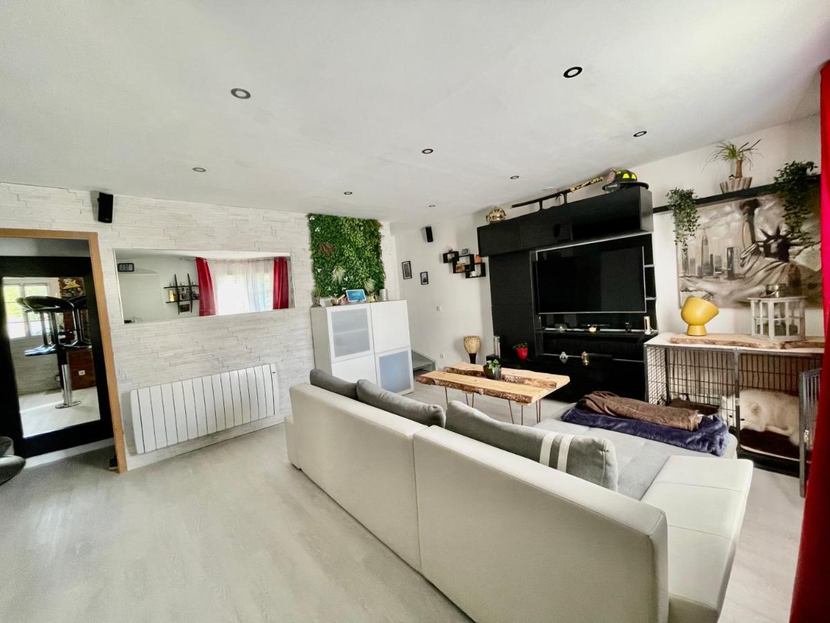 Chambres D'Hotes A Themes A 2,4Km Du Parc 马尼库尔勒翁格尔 外观 照片
